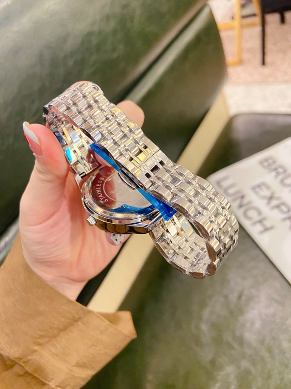 ブランド時計側面デザイン